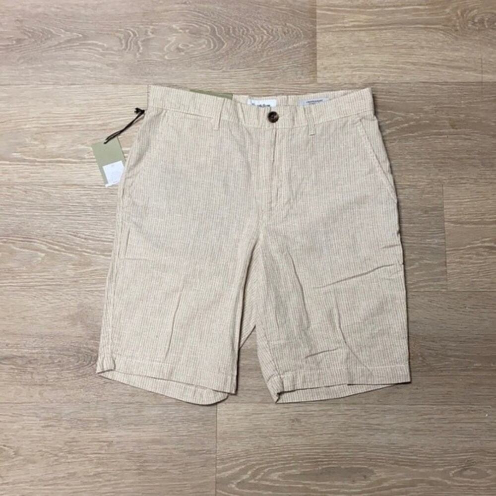 $10 Sale NWT Goodfellow & Co Light Creme Flat-Front Shorts